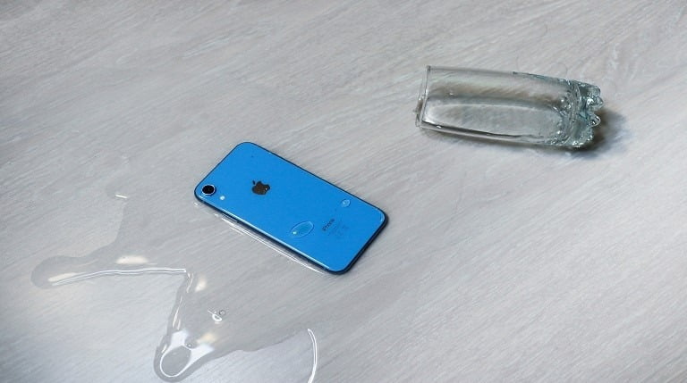 Do’s and Don’ts for iPhone liquid damage