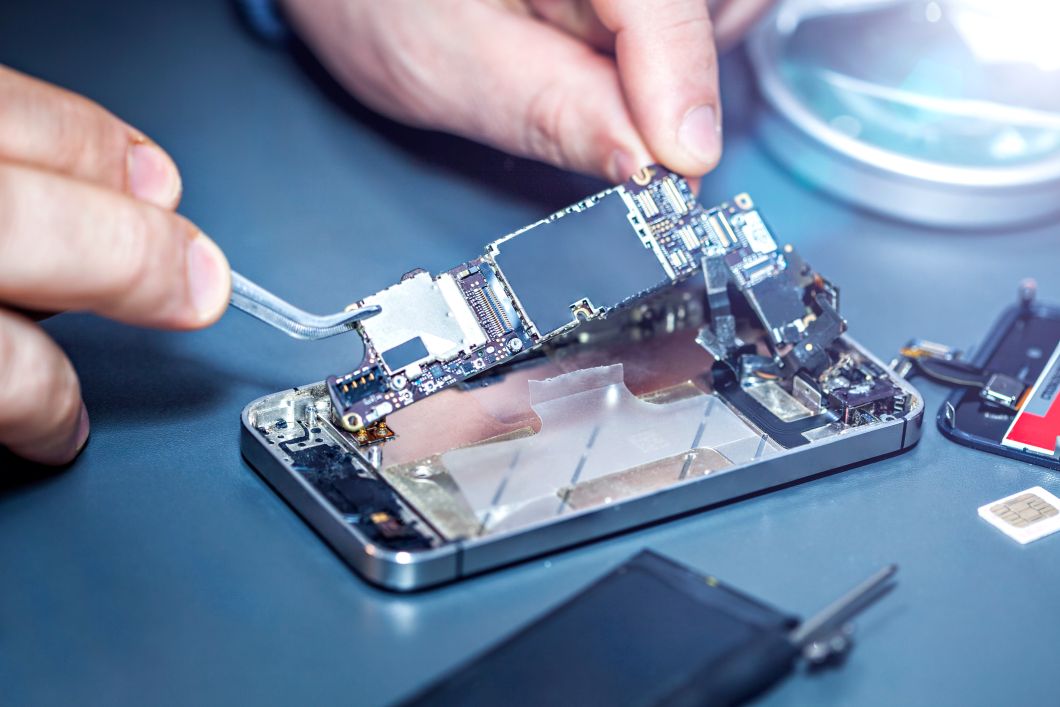 iPhone Repair Service Soldrit